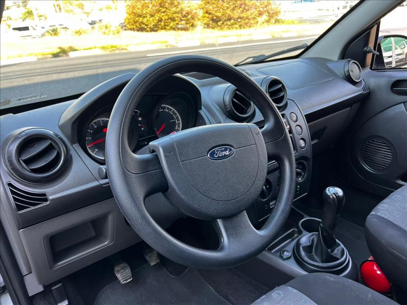 FORD  FIESTA   1.0 Rocam 8V 