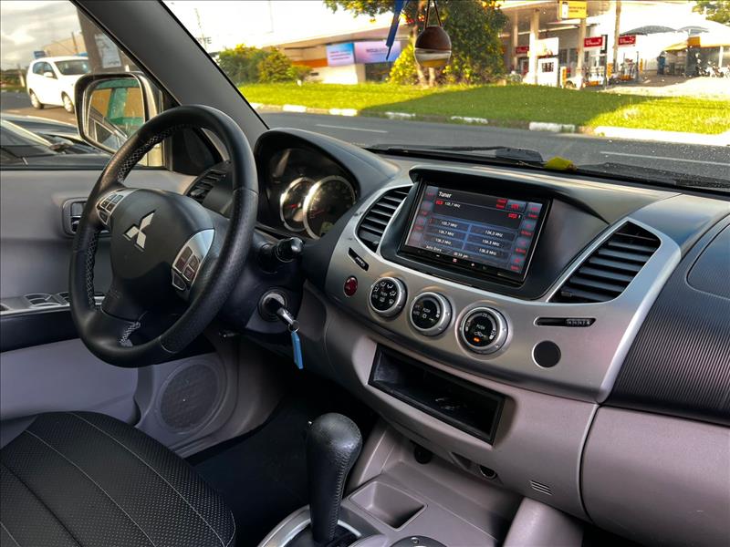 MITSUBISHI  L200 TRITON   3.2 HPE 4X4 CD 16V Turbo Intercooler 