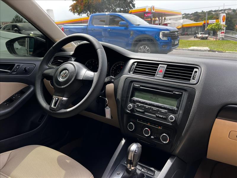VOLKSWAGEN  JETTA   2.0 Comfortline 