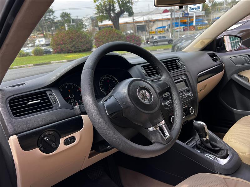 VOLKSWAGEN  JETTA   2.0 Comfortline 