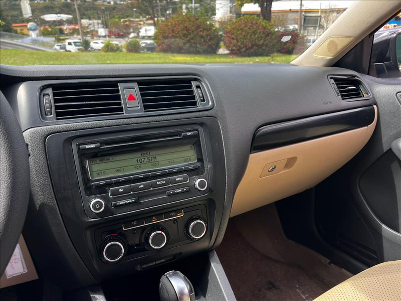VOLKSWAGEN  JETTA   2.0 Comfortline 