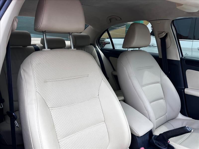 VOLKSWAGEN  JETTA   2.0 Comfortline 