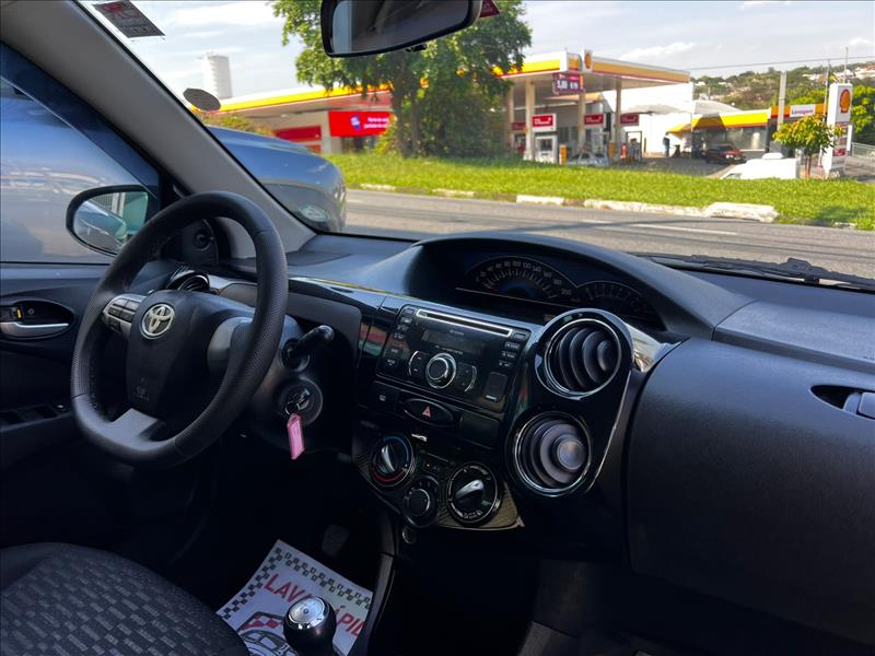 TOYOTA  ETIOS   1.5 XLS Sedan 16V 
