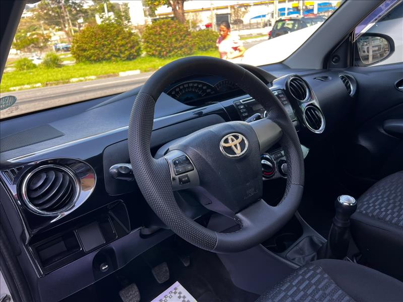 TOYOTA  ETIOS   1.5 XLS Sedan 16V 