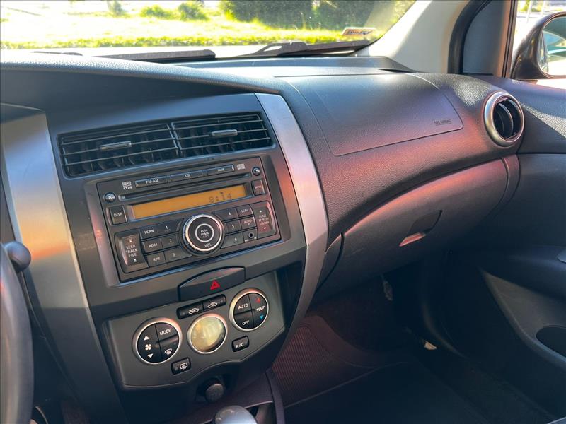 NISSAN  LIVINA   1.8 SL 16V 
