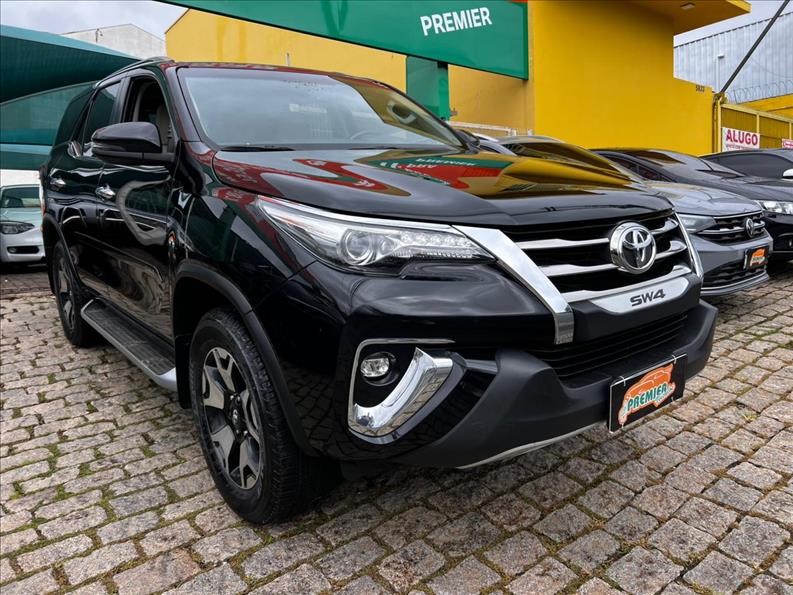 TOYOTA  HILUX SW4   2.8 SRX Diamond 4X4 7 Lugares 16V Turbo Inte