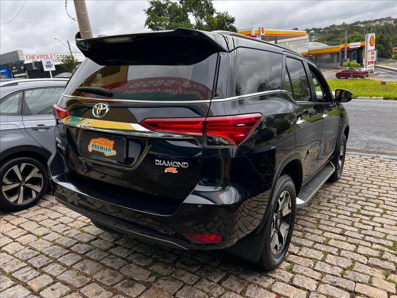 TOYOTA  HILUX SW4   2.8 SRX Diamond 4X4 7 Lugares 16V Turbo Inte