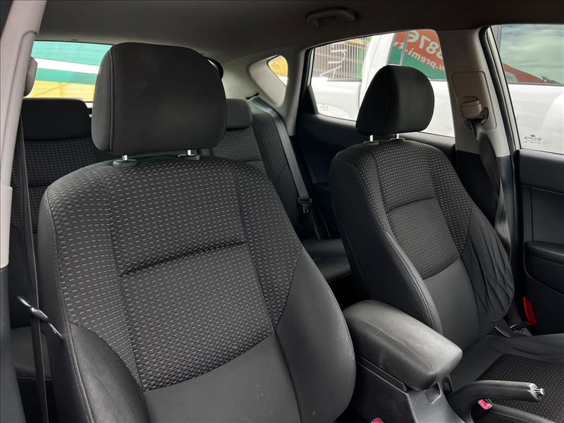 HYUNDAI  I30   2.0 MPFI GLS 16V 