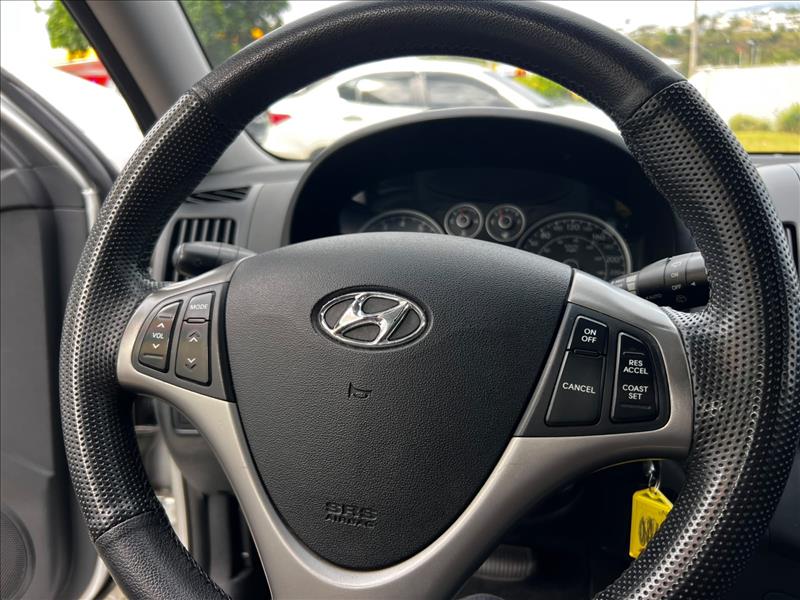 HYUNDAI  I30   2.0 MPFI GLS 16V 