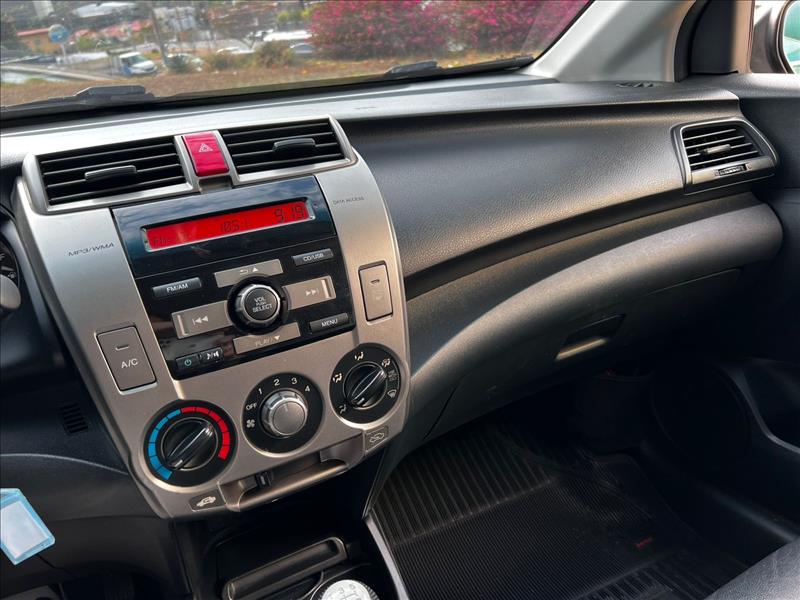 HONDA  CITY   1.5 LX 16V 