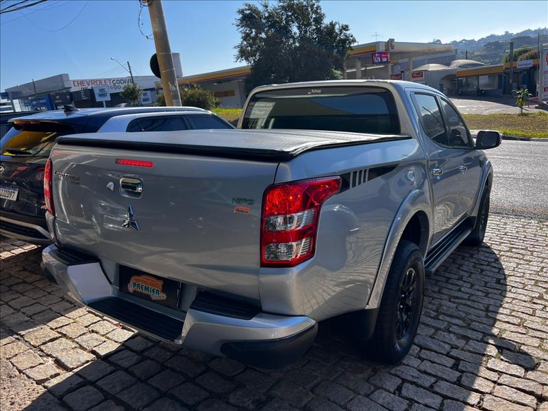MITSUBISHI  L200 TRITON   2.4 16V Turbo Sport Hpe-s CD 4X4 