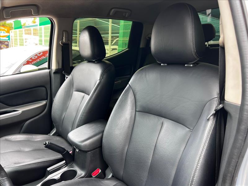 MITSUBISHI  L200 TRITON   2.4 16V Turbo Sport HPE CD 4X4 