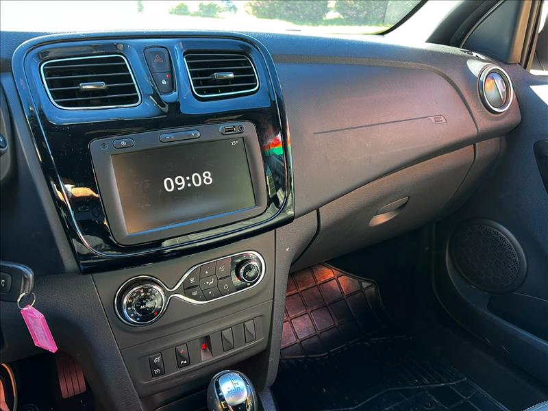 RENAULT  SANDERO   1.6 16V SCE Intense 