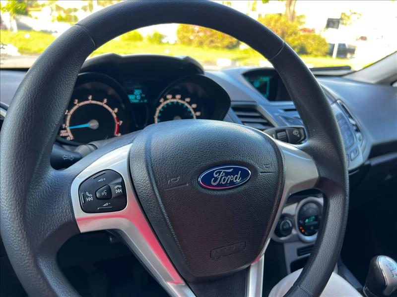 FORD  FIESTA   1.6 SEL Hatch 16V 