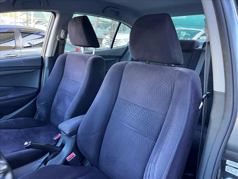 HONDA  CITY   1.5 LX 16V 