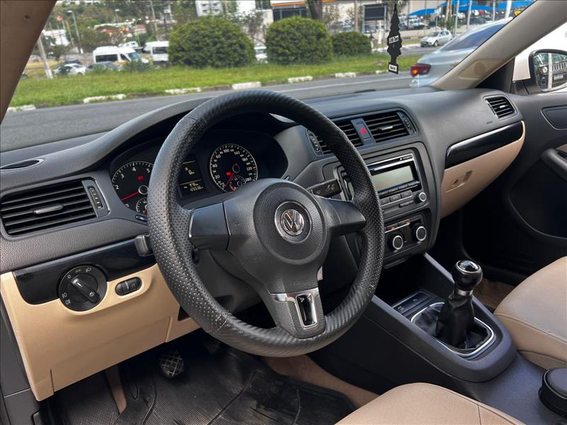 VOLKSWAGEN  JETTA   2.0 Comfortline 