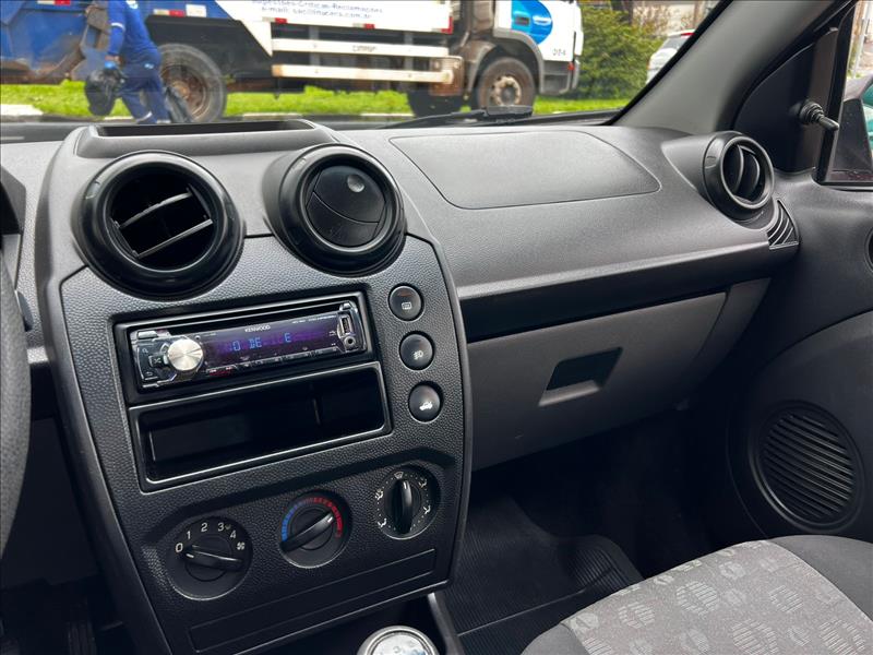 FORD  FIESTA   1.0 Rocam Hatch 8V 