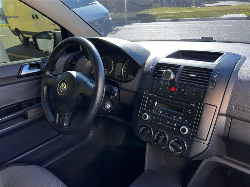 VOLKSWAGEN  POLO   1.6 MI 8V 