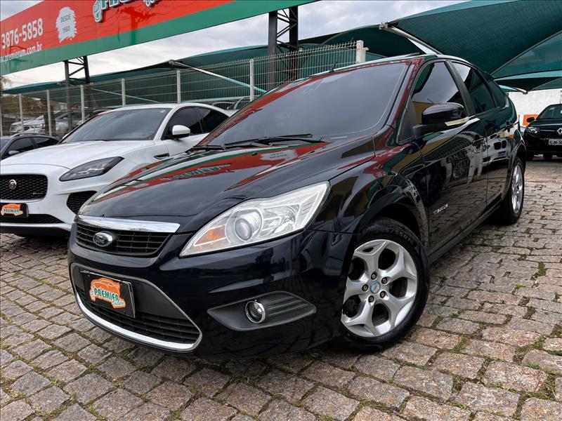 FORD  FOCUS   2.0 Titanium Hatch 16V 
