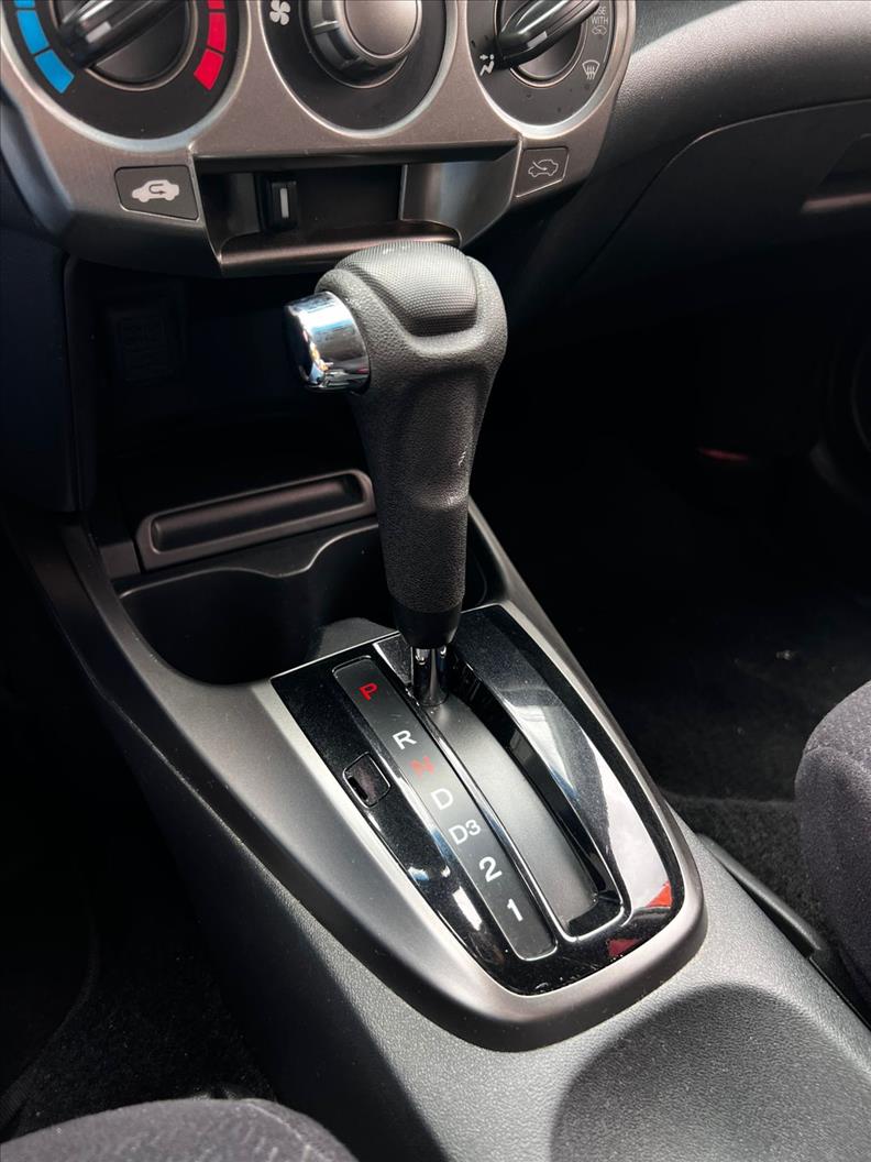 HONDA  CITY   1.5 LX 16V 