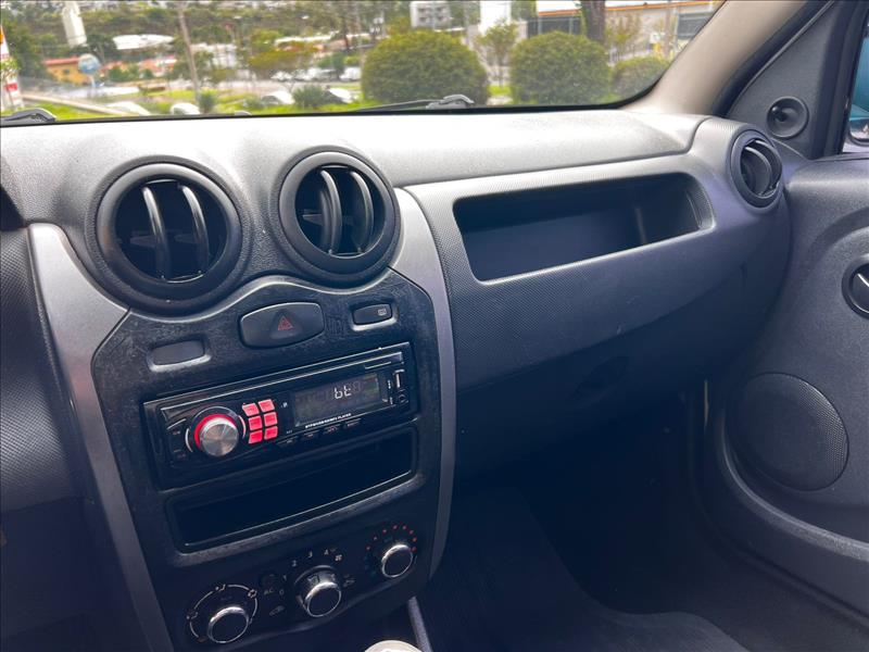 RENAULT  SANDERO   1.0 Authentique 16V 