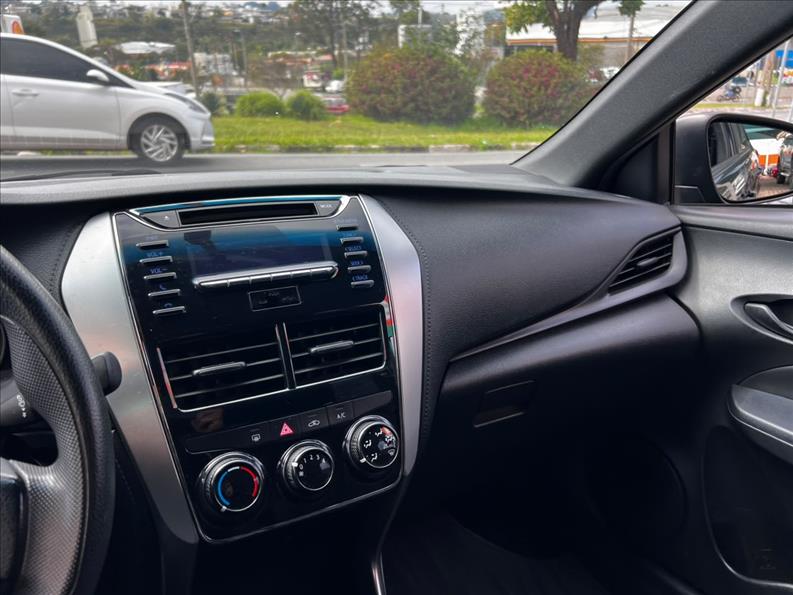 TOYOTA  YARIS   1.3 16V XL Live 