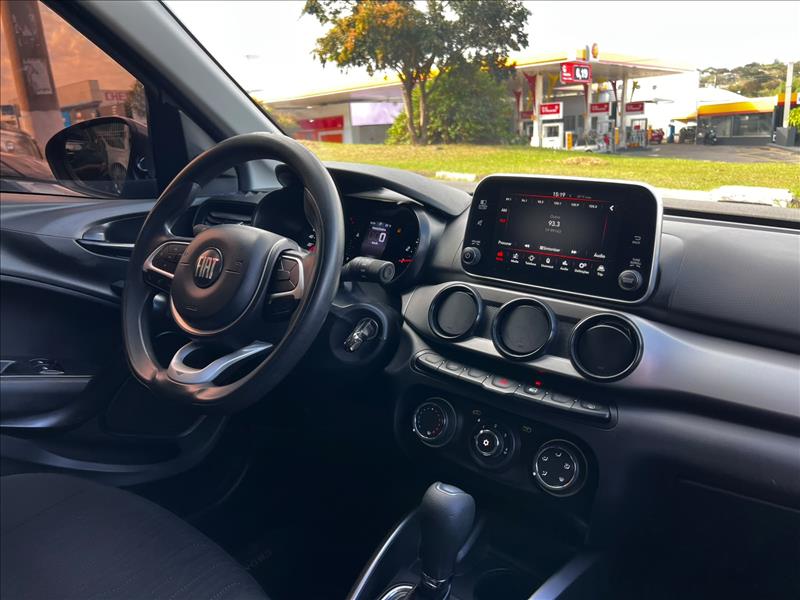 FIAT  CRONOS   1.8 E.torq Drive 