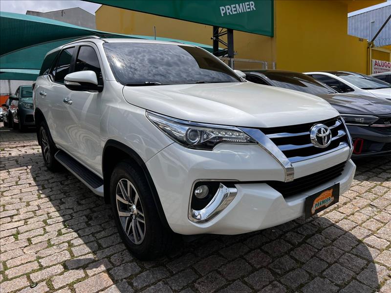 TOYOTA  HILUX SW4   2.8 SRX 4X4 7 Lugares 16V Turbo Intercooler 