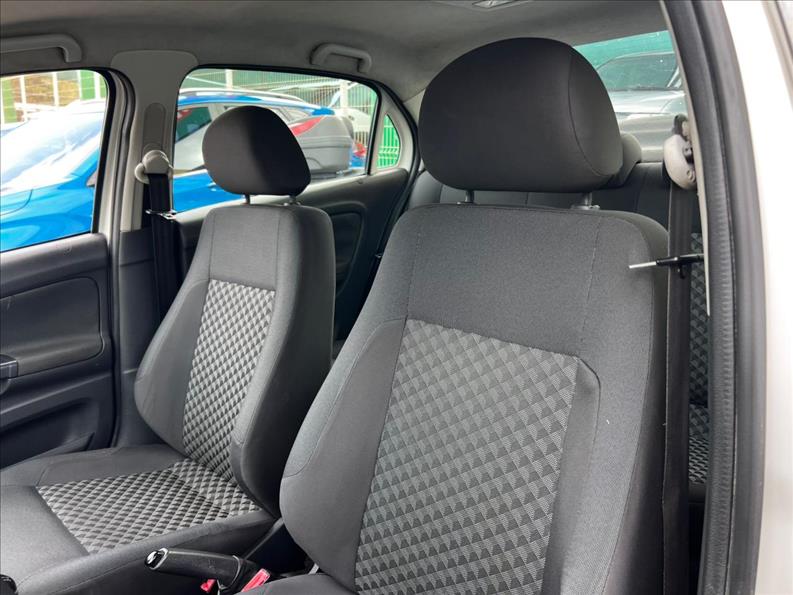 VOLKSWAGEN  VOYAGE   1.6 MI Comfortline 8V 