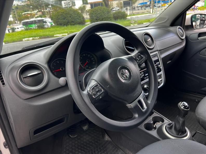 VOLKSWAGEN  VOYAGE   1.6 MI Comfortline 8V 