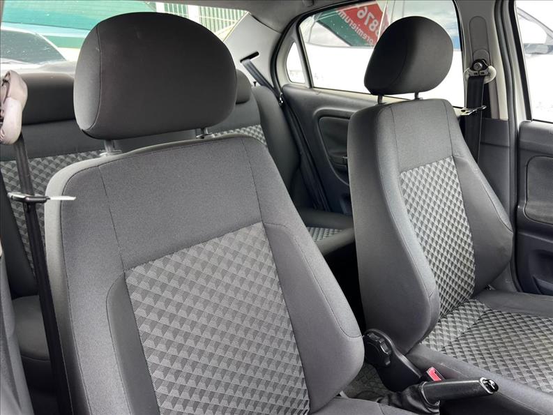 VOLKSWAGEN  VOYAGE   1.6 MI Comfortline 8V 