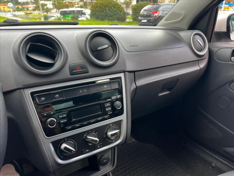 VOLKSWAGEN  VOYAGE   1.6 MI Comfortline 8V 