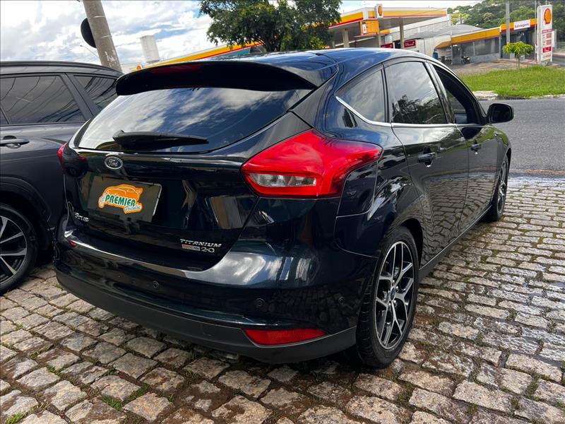 FORD  FOCUS   2.0 Titanium Fastback 16V 