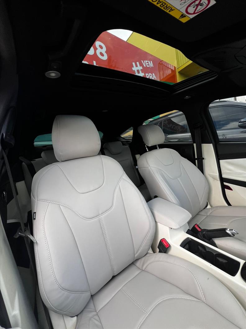 FORD  FOCUS   2.0 Titanium Fastback 16V 