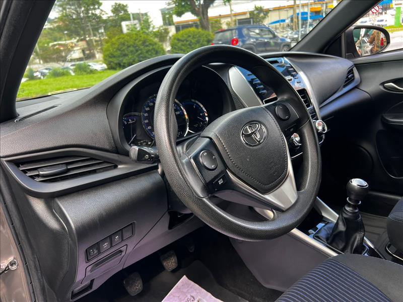 TOYOTA  YARIS   1.3 16V XL 