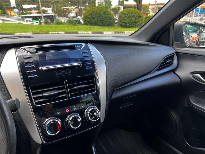 TOYOTA  YARIS   1.3 16V XL 