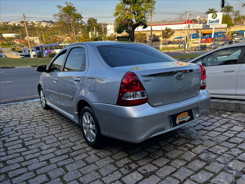 TOYOTA  ETIOS   1.5 XLS Sedan 16V 