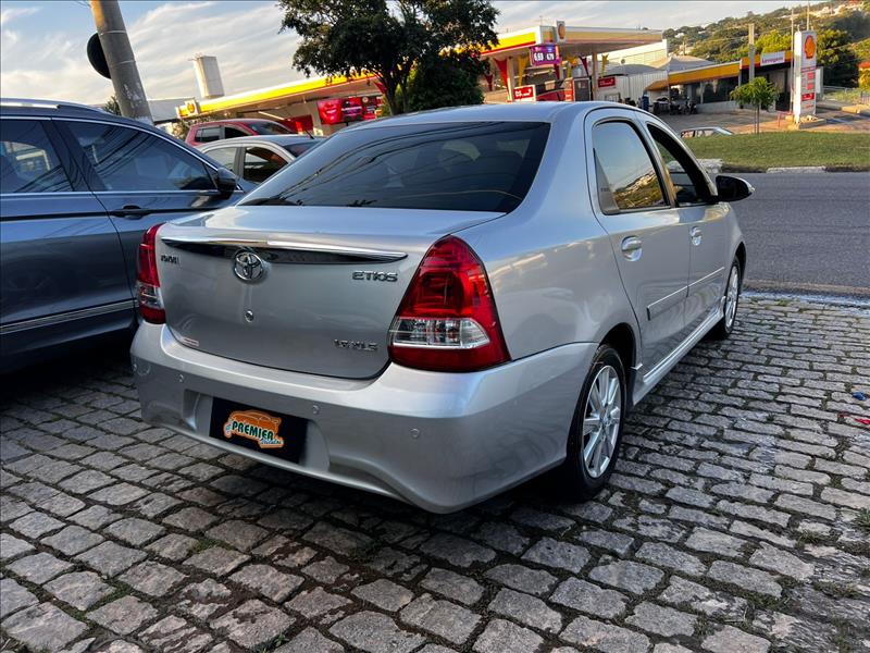 TOYOTA  ETIOS   1.5 XLS Sedan 16V 