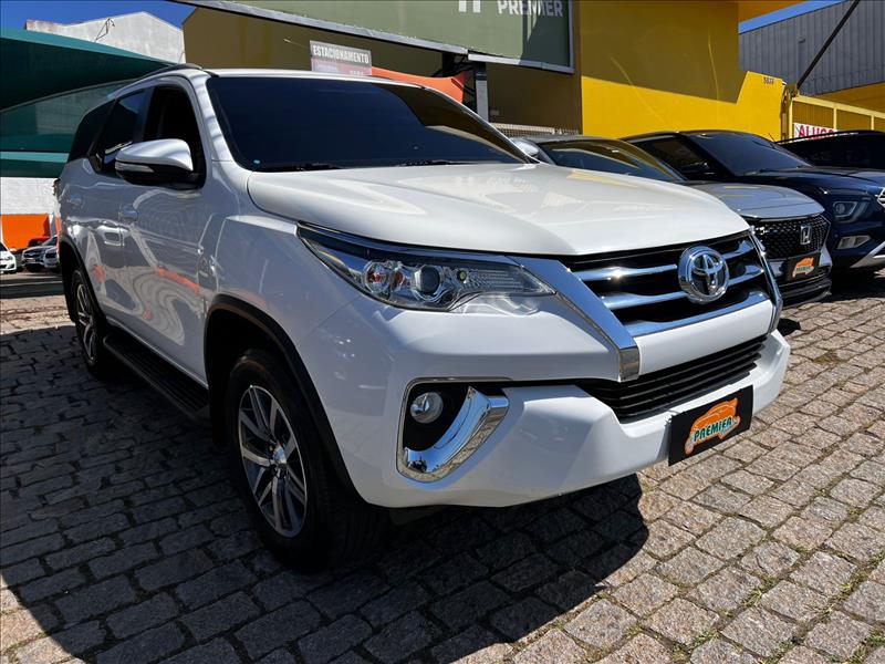 TOYOTA  HILUX SW4   2.7 SR 4X2 16V 