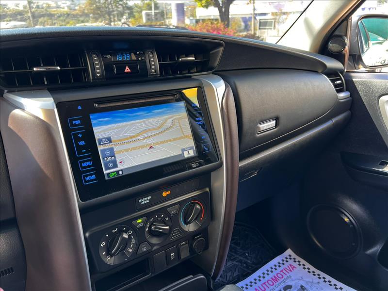 TOYOTA  HILUX SW4   2.7 SR 4X2 16V 