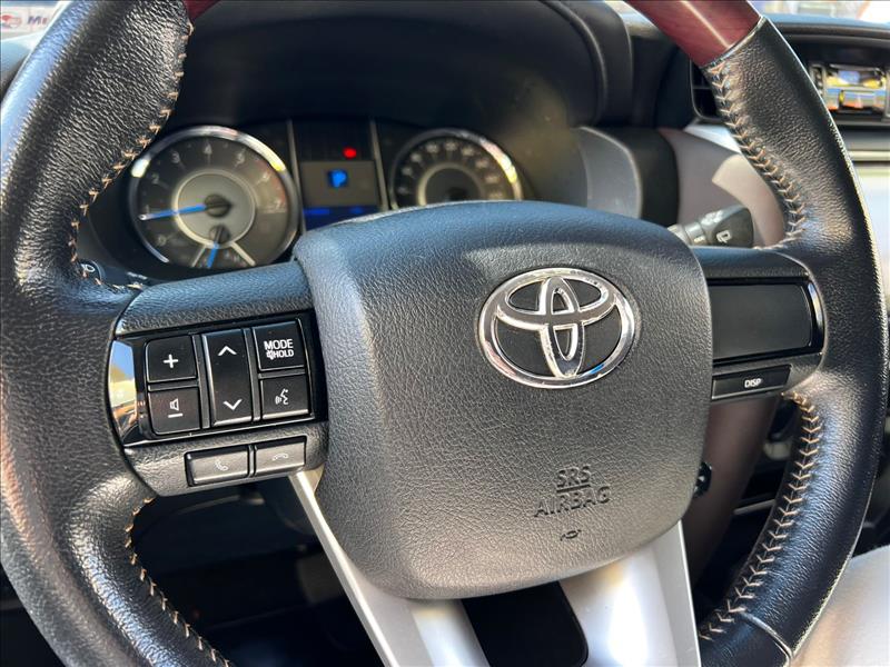 TOYOTA  HILUX SW4   2.7 SR 4X2 16V 