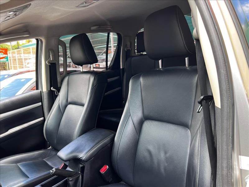 TOYOTA  HILUX   2.7 SRV 4X2 CD 16V 