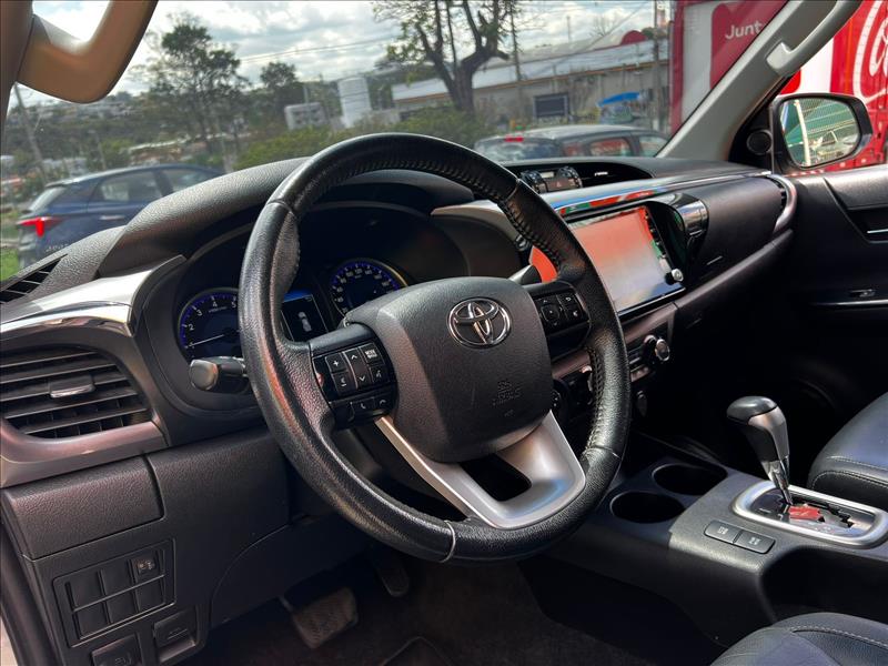 TOYOTA  HILUX   2.7 SRV 4X2 CD 16V 