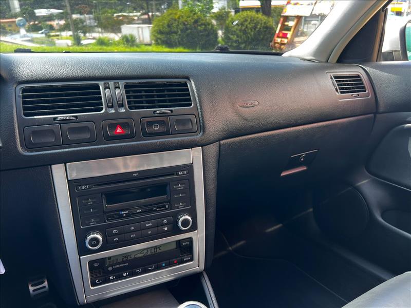 VOLKSWAGEN  GOLF   1.6 MI Sportline 8V 