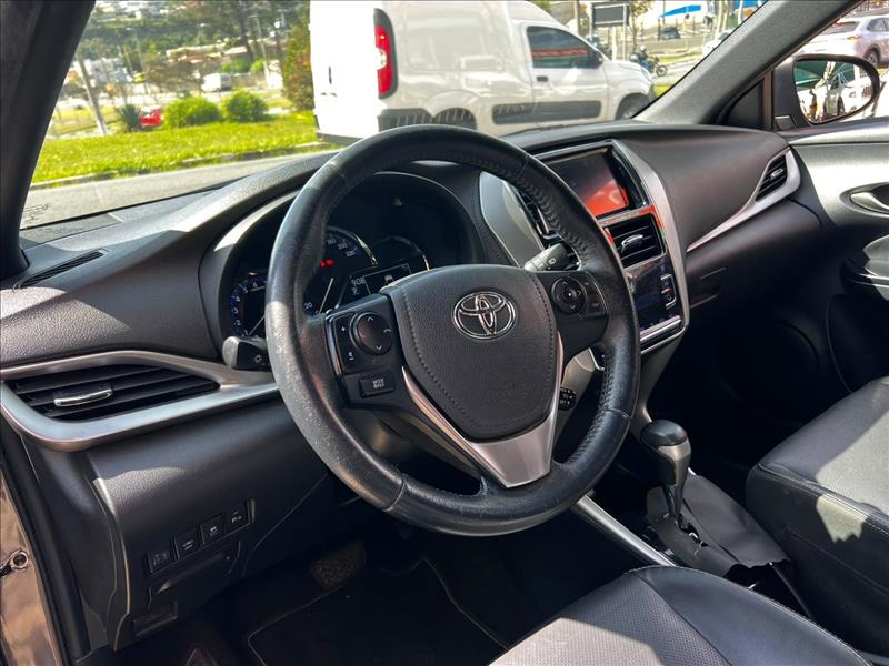TOYOTA  YARIS   1.5 16V XS 