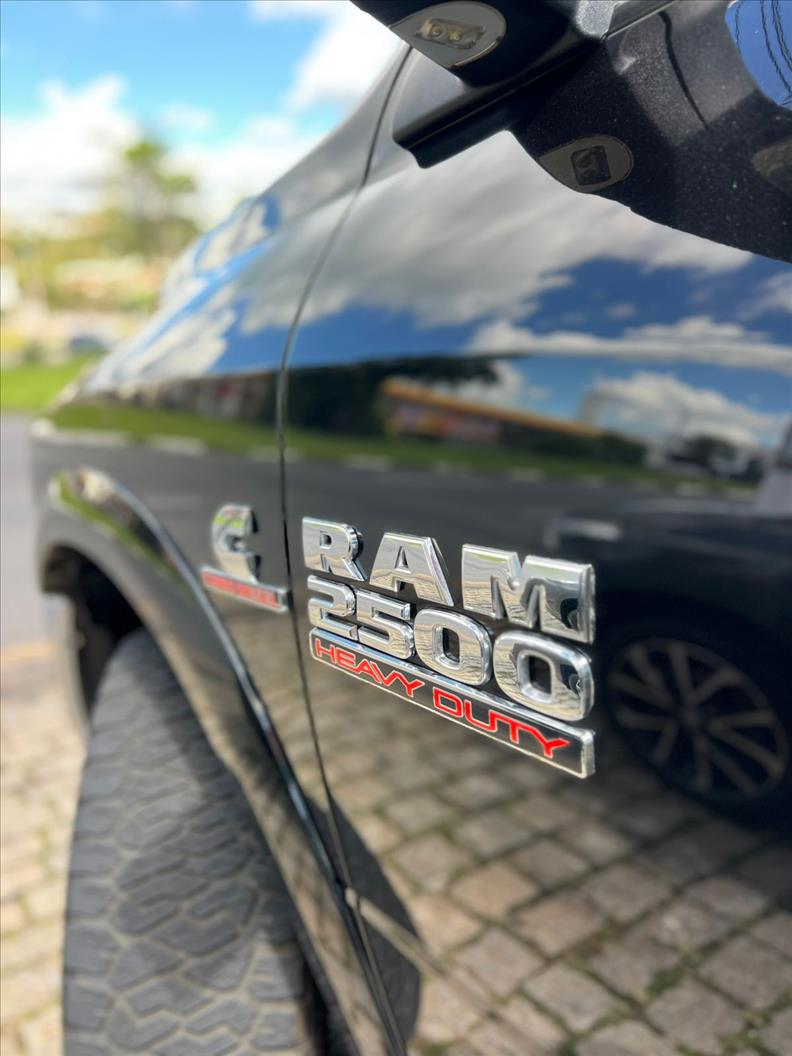 RAM  2500   6.7 Laramie 4X4 CD I6 Turbo 