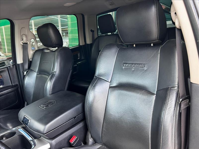 RAM  2500   6.7 Laramie 4X4 CD I6 Turbo 