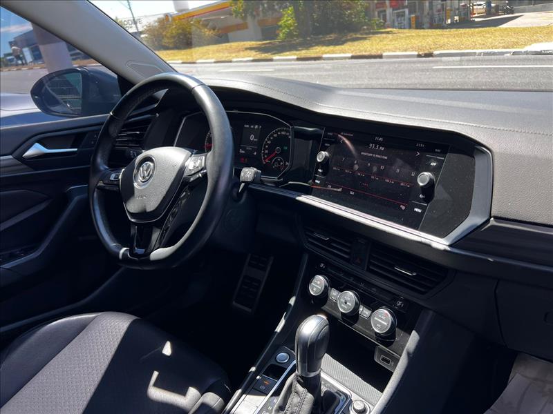 VOLKSWAGEN  JETTA   1.4 250 TSI Comfortline 