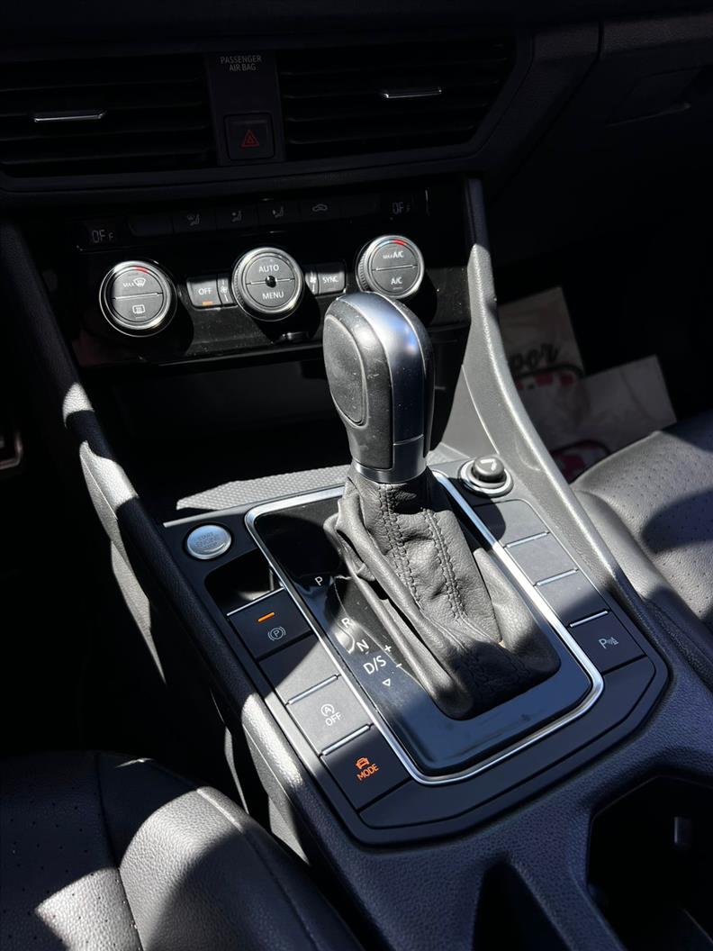 VOLKSWAGEN  JETTA   1.4 250 TSI Comfortline 