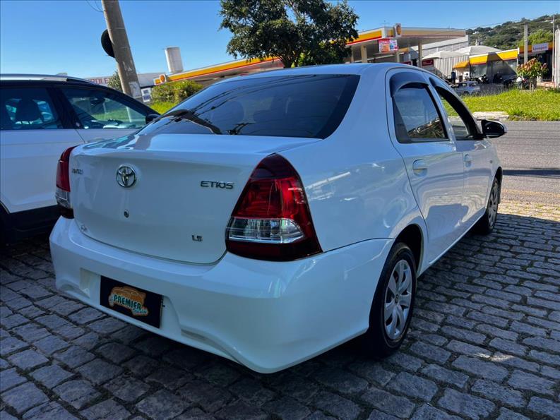 TOYOTA  ETIOS   1.5 X Sedan 16V 
